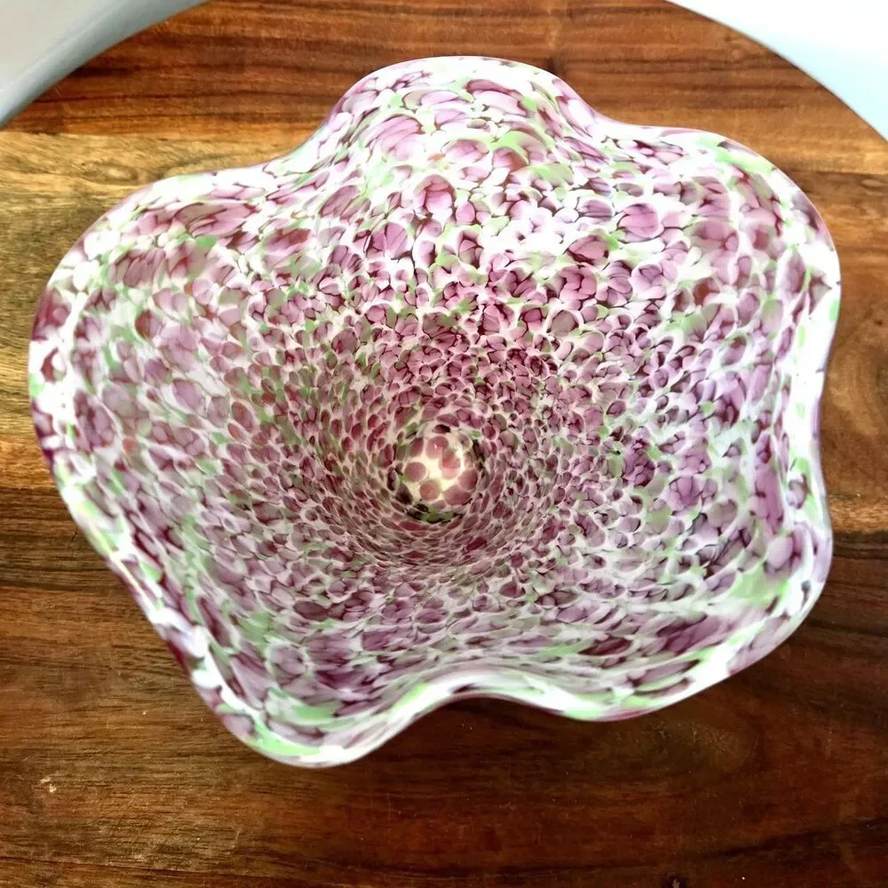 MCM burton + BURTON Artglass Vase Ruffle Edge Pink/Green Confetti Approx 6.5